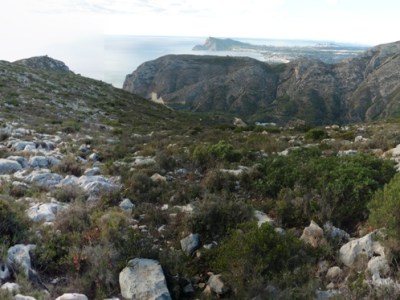 155. Serra d’Oltà des de Calp amb el Trenet de la Marina (Metro&nbsp;Alacant)