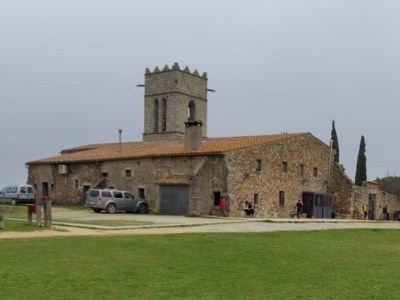 229. De Llinars a St. Celoni pel Corredor, el Castell Vell, El Far, Sta. Eulàlia de Tapioles i els dòlmens de Ca l’Arenes i Pedra&nbsp;Gentil